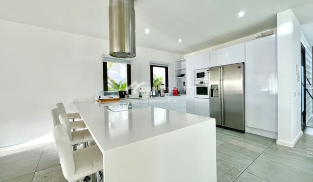 8 chambre Villa/Maison à vendre à El Madroñal, Adeje avec piscine garage - 2 290 000 € (Ref: 7246130)