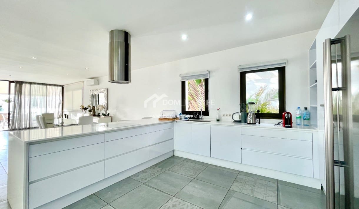 8 sypialnia Willa na sprzedaż w El Madronal z basenem garażem - 2 290 000 € (Ref: 7246130)