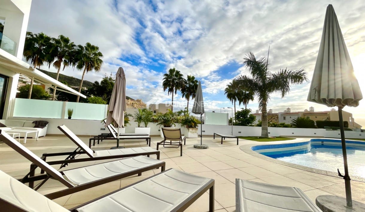 8 sypialnia Willa na sprzedaż w El Madronal z basenem garażem - 2 290 000 € (Ref: 7246130)