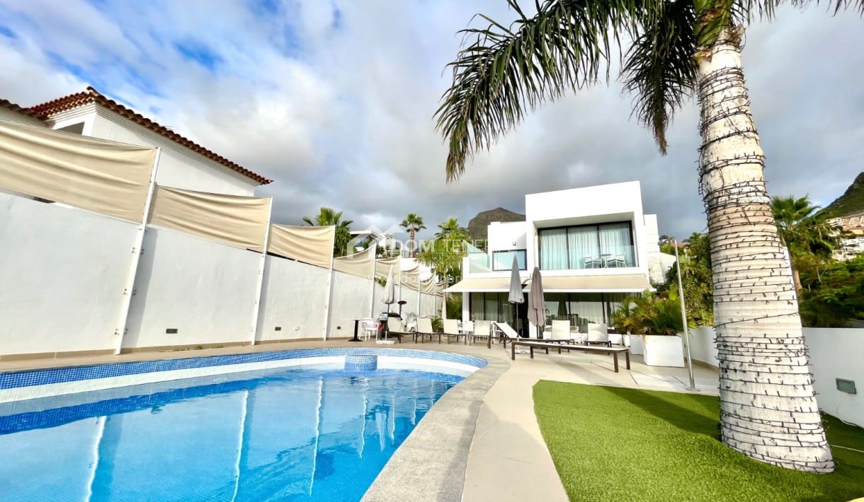 8 sypialnia Willa na sprzedaż w El Madronal z basenem garażem - 2 290 000 € (Ref: 7246130)