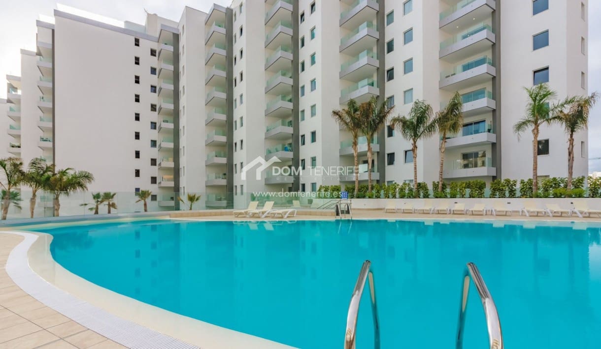 Apartamento de 2 habitaciones en Playa Paraiso en alquiler con piscina garaje - 2.000 € (Ref: 7305616)