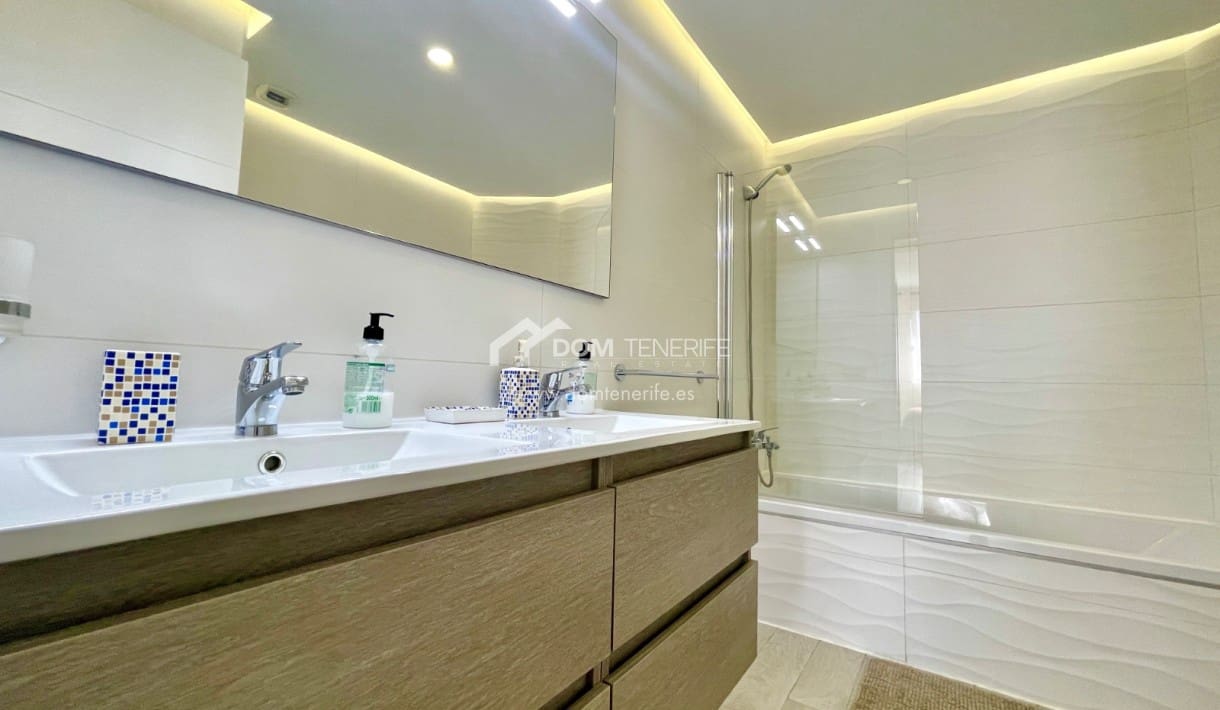 Apartamento de 2 habitaciones en Playa Paraiso en alquiler con piscina garaje - 2.000 € (Ref: 7305616)