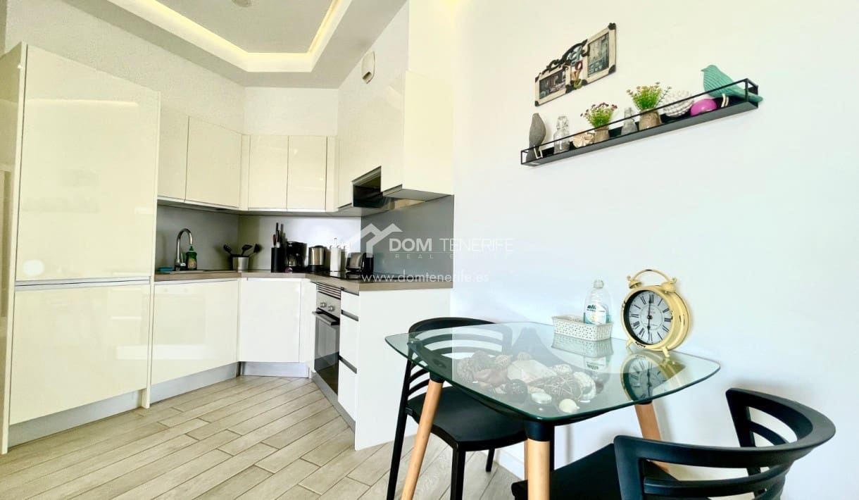 Apartamento de 2 habitaciones en Playa Paraiso en alquiler con piscina garaje - 2.000 € (Ref: 7305616)