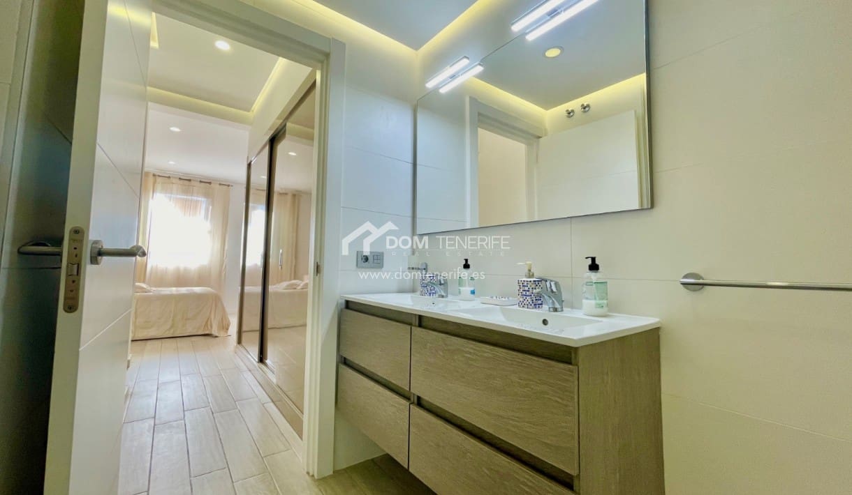 Apartamento de 2 habitaciones en Playa Paraiso en alquiler con piscina garaje - 2.000 € (Ref: 7305616)