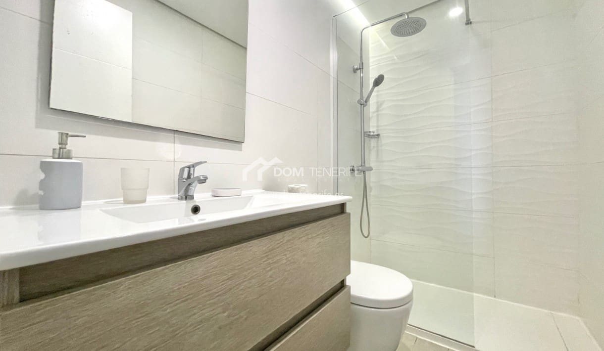 Apartamento de 2 habitaciones en Playa Paraiso en alquiler con piscina garaje - 2.000 € (Ref: 7305616)