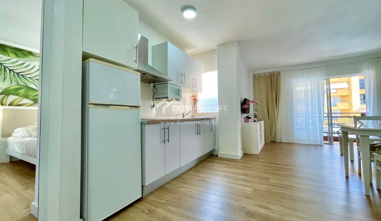 1 soverom Leilighet til leie i Los Cristianos med svømmebasseng - € 1 300 (Ref: 7818501)