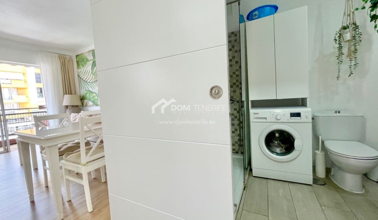 1 soverom Leilighet til leie i Los Cristianos med svømmebasseng - € 1 300 (Ref: 7818501)