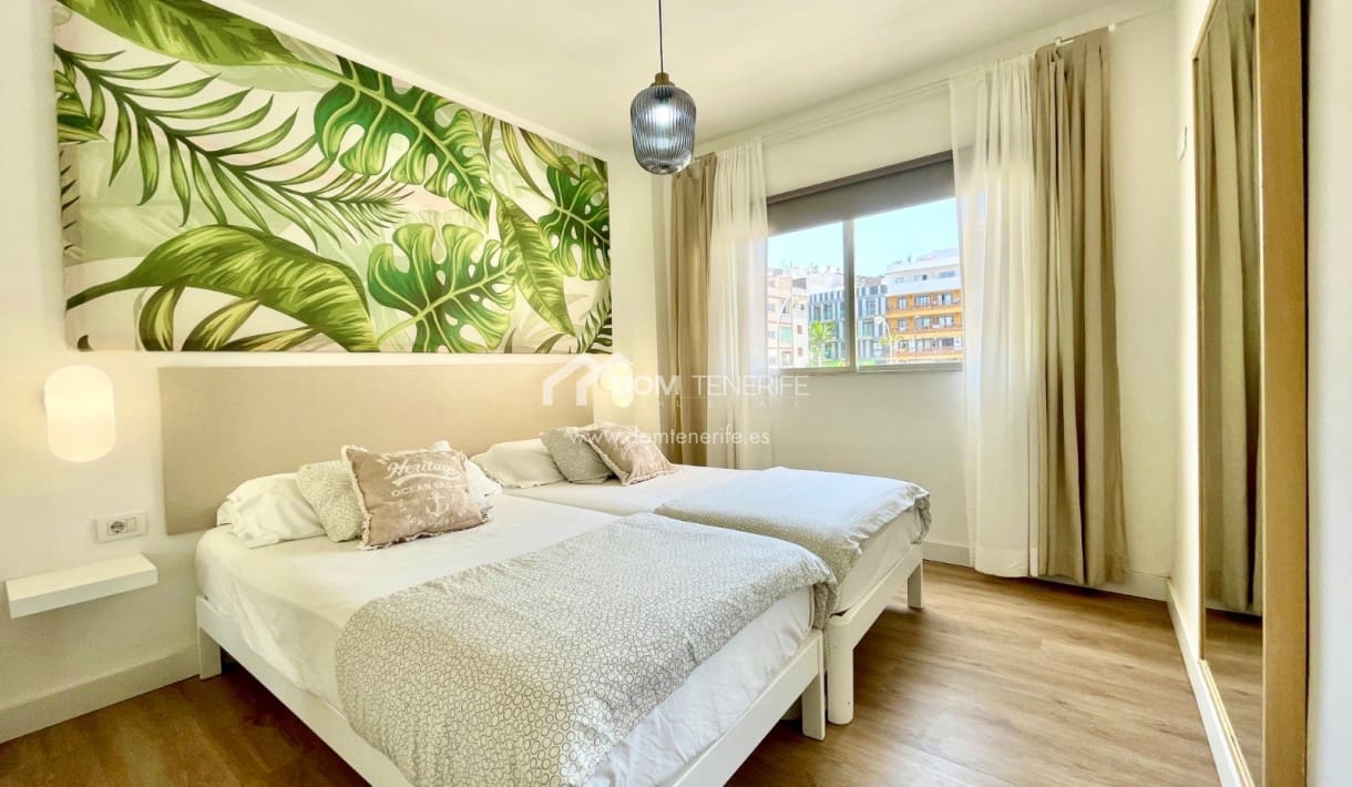 1 soverom Leilighet til leie i Los Cristianos med svømmebasseng - € 1 300 (Ref: 7818501)