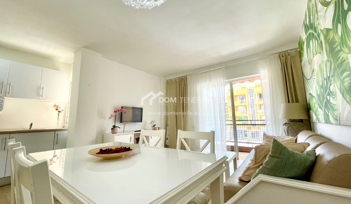 1 soverom Leilighet til leie i Los Cristianos med svømmebasseng - € 1 300 (Ref: 7818501)