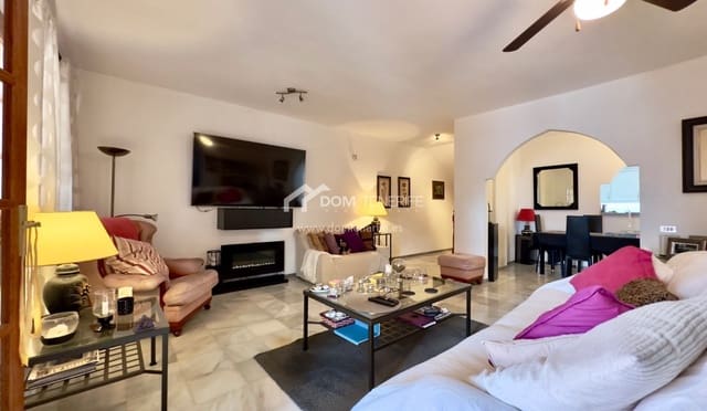 3 sovrum Semi-fristående Villa till salu i San Eugenio Alto, Adeje med garage - 625 000 € (Ref: 8358330)