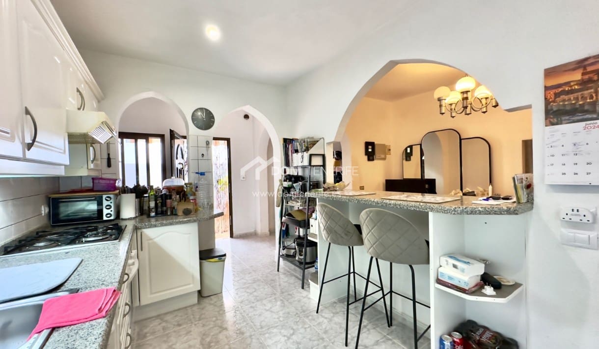 3 soveværelse Semi-Rækkehus til salg i Costa Adeje med garage - € 625.000 (Ref: 8358330)