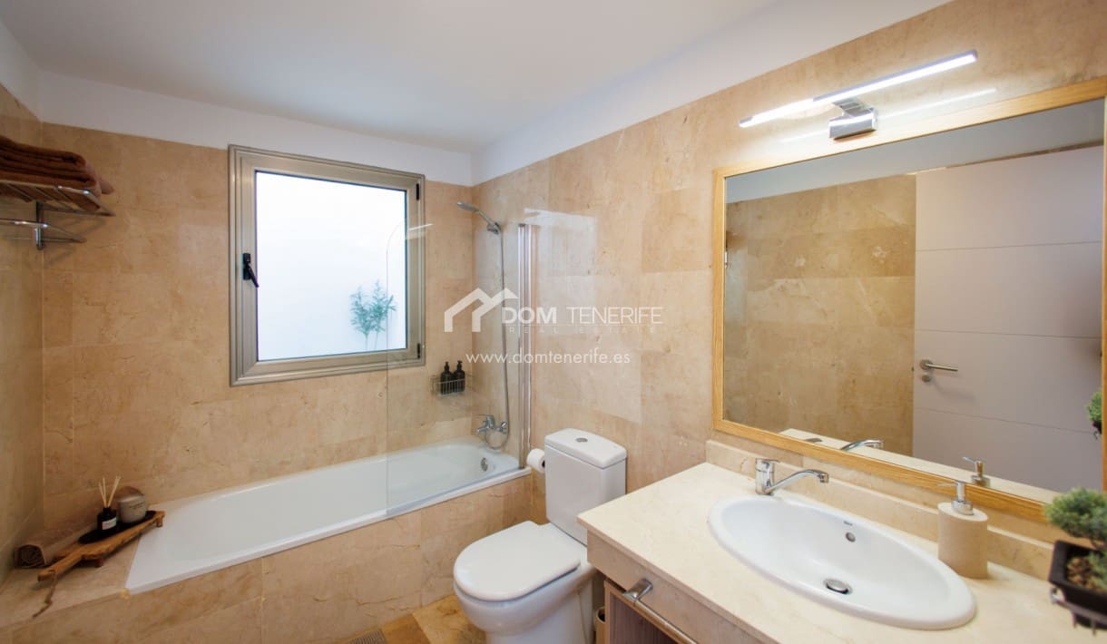 2 soveværelse Byhus til salg i Amarilla Golf med swimmingpool - € 630.000 (Ref: 8387544)