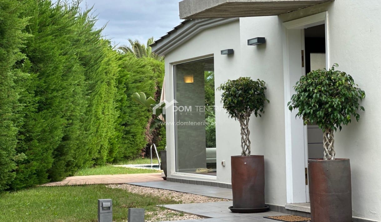 3 soveværelse Villa til salg i Adeje med swimmingpool garage - € 1.490.000 (Ref: 8408505)