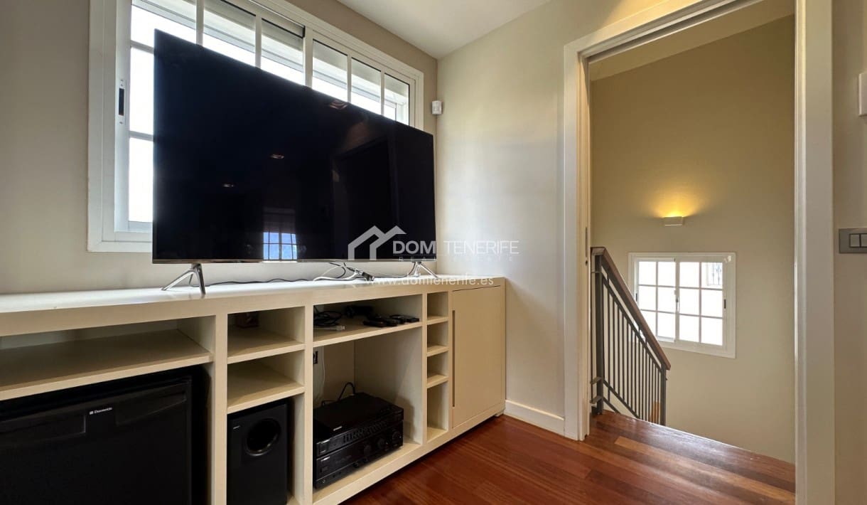 3 soveværelse Villa til salg i Adeje med swimmingpool garage - € 1.490.000 (Ref: 8408505)