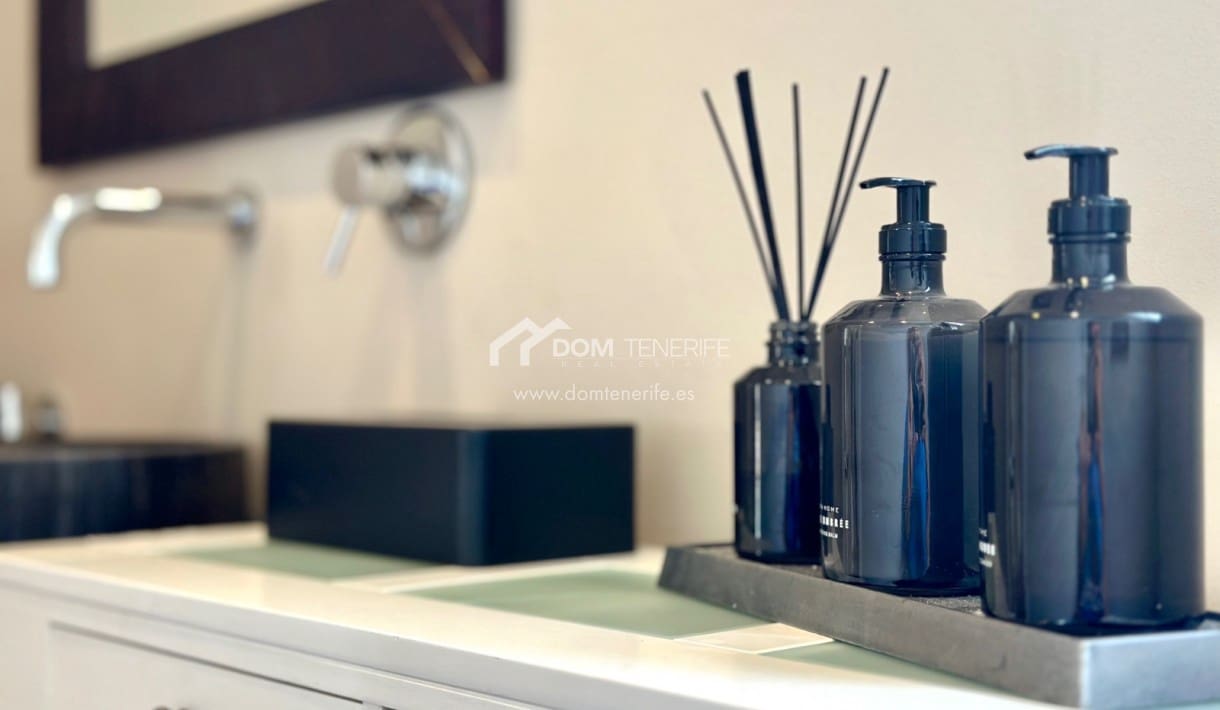 3 soveværelse Villa til salg i Adeje med swimmingpool garage - € 1.490.000 (Ref: 8408505)