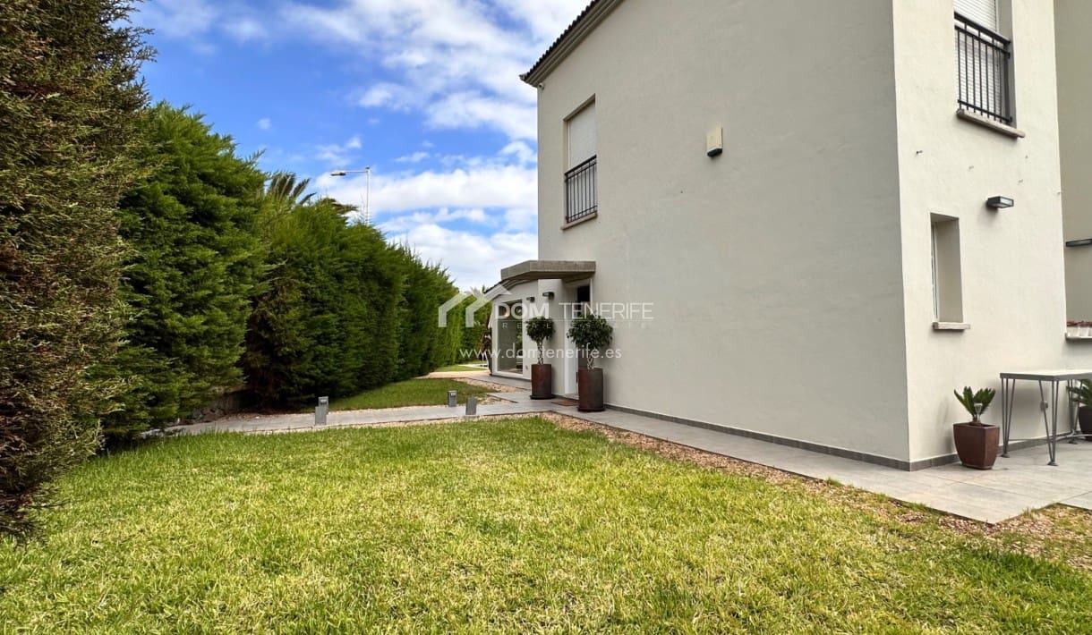 3 soveværelse Villa til salg i Adeje med swimmingpool garage - € 1.490.000 (Ref: 8408505)