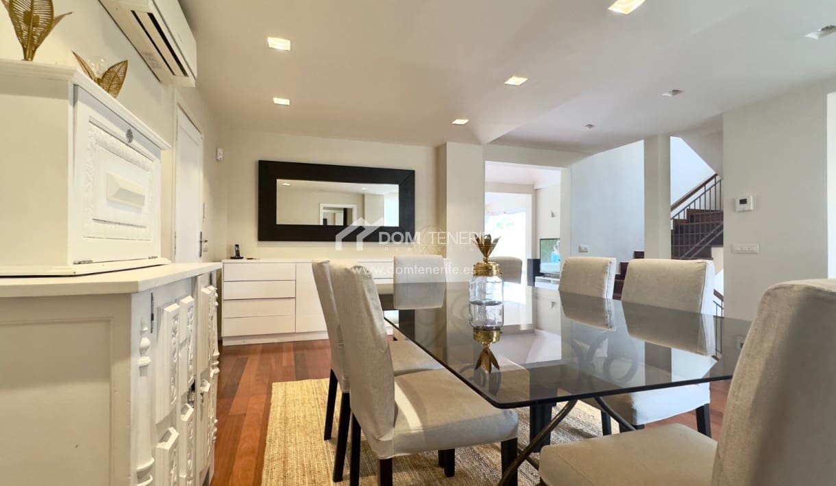 3 soveværelse Villa til salg i Adeje med swimmingpool garage - € 1.490.000 (Ref: 8408505)