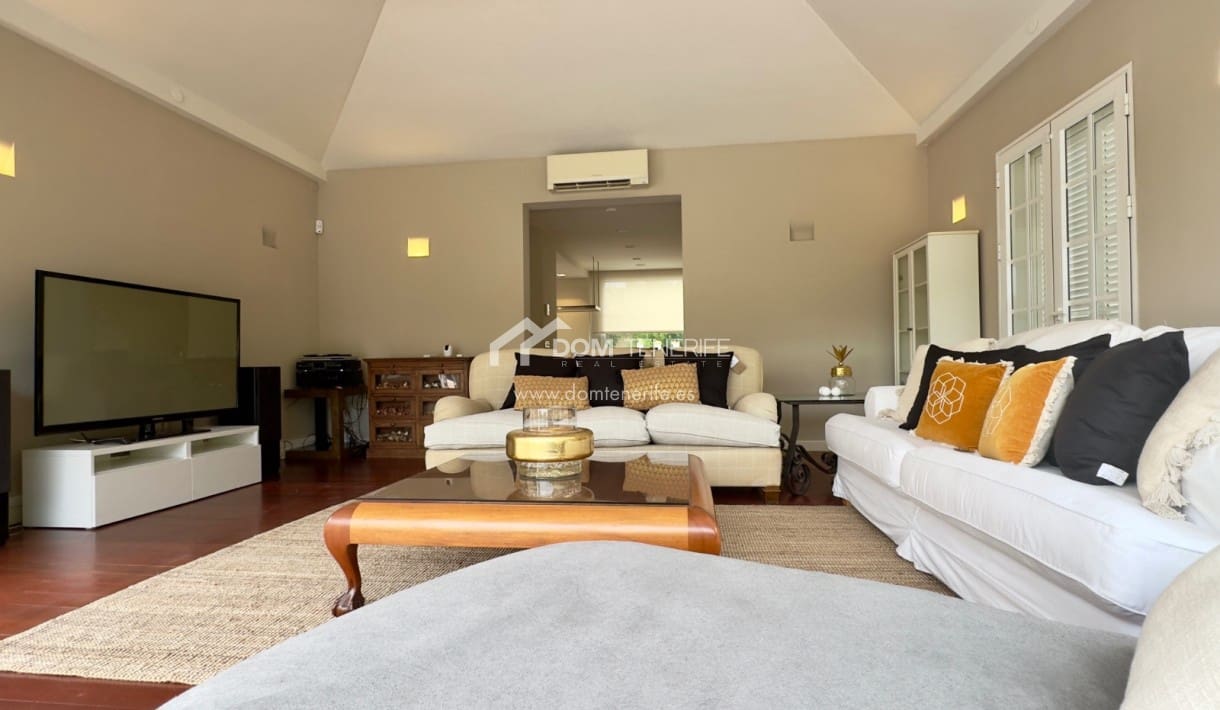 3 soveværelse Villa til salg i Adeje med swimmingpool garage - € 1.490.000 (Ref: 8408505)