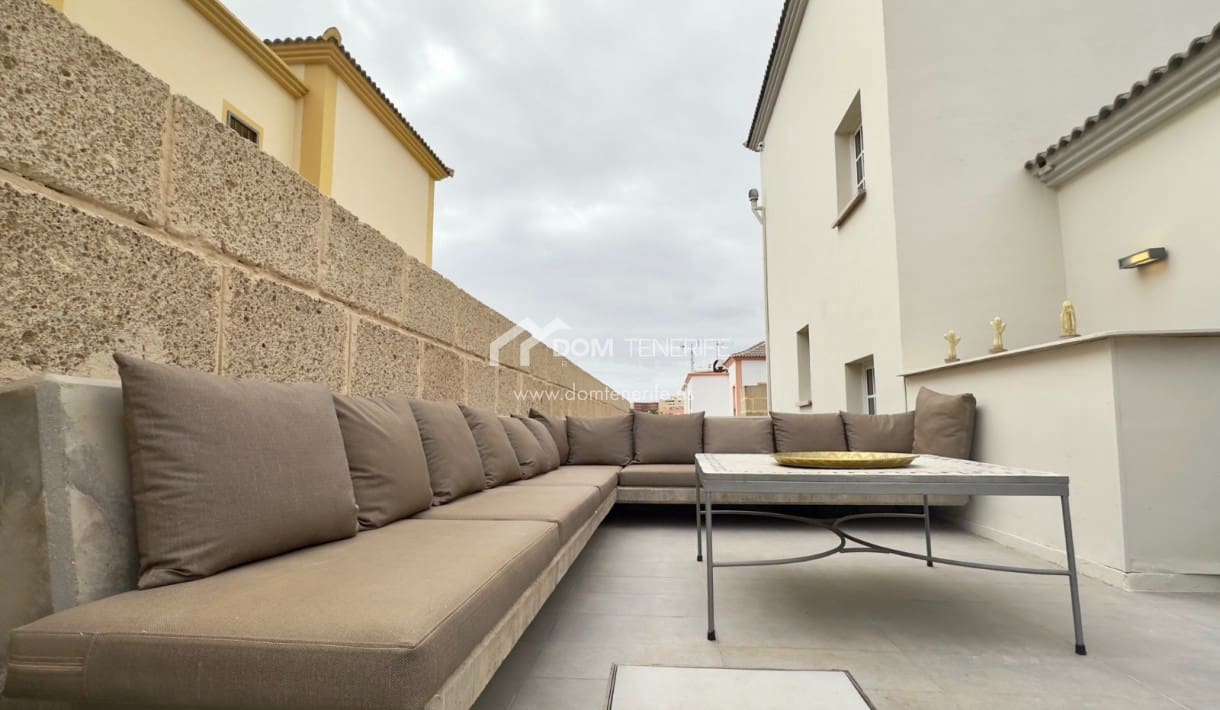 3 soveværelse Villa til salg i Adeje med swimmingpool garage - € 1.490.000 (Ref: 8408505)