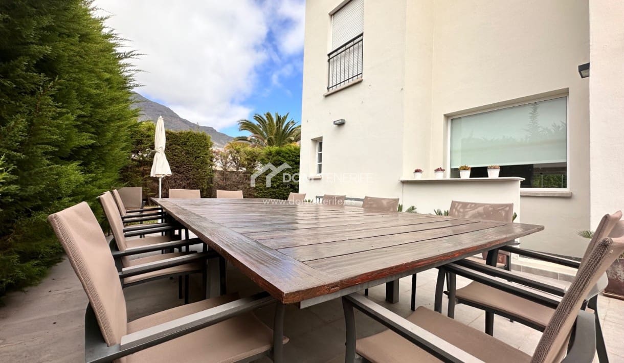 3 soveværelse Villa til salg i Adeje med swimmingpool garage - € 1.490.000 (Ref: 8408505)