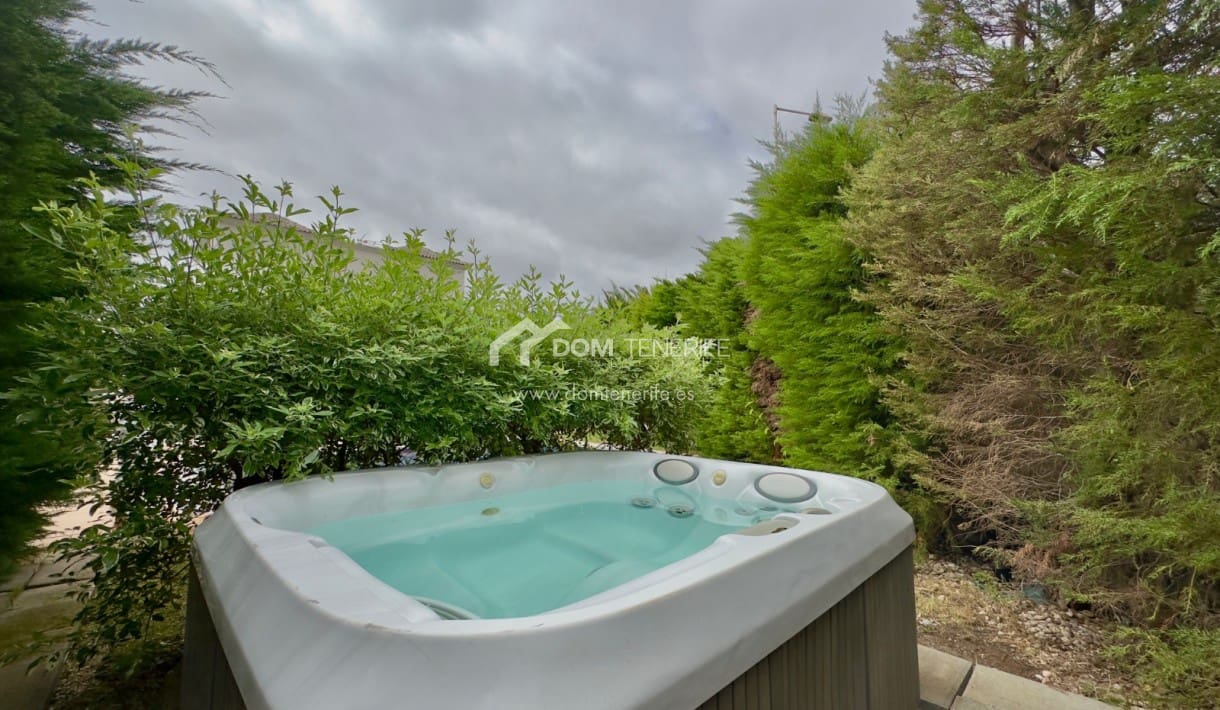 3 soveværelse Villa til salg i Adeje med swimmingpool garage - € 1.490.000 (Ref: 8408505)