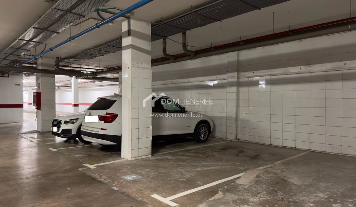 2 soverom Kommersiell til leie i Playa del Duque - € 1 500 (Ref: 8459186)