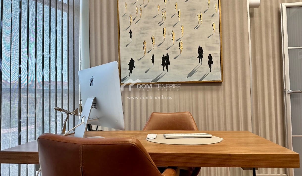 2 soverom Kommersiell til leie i Playa del Duque - € 1 500 (Ref: 8459186)