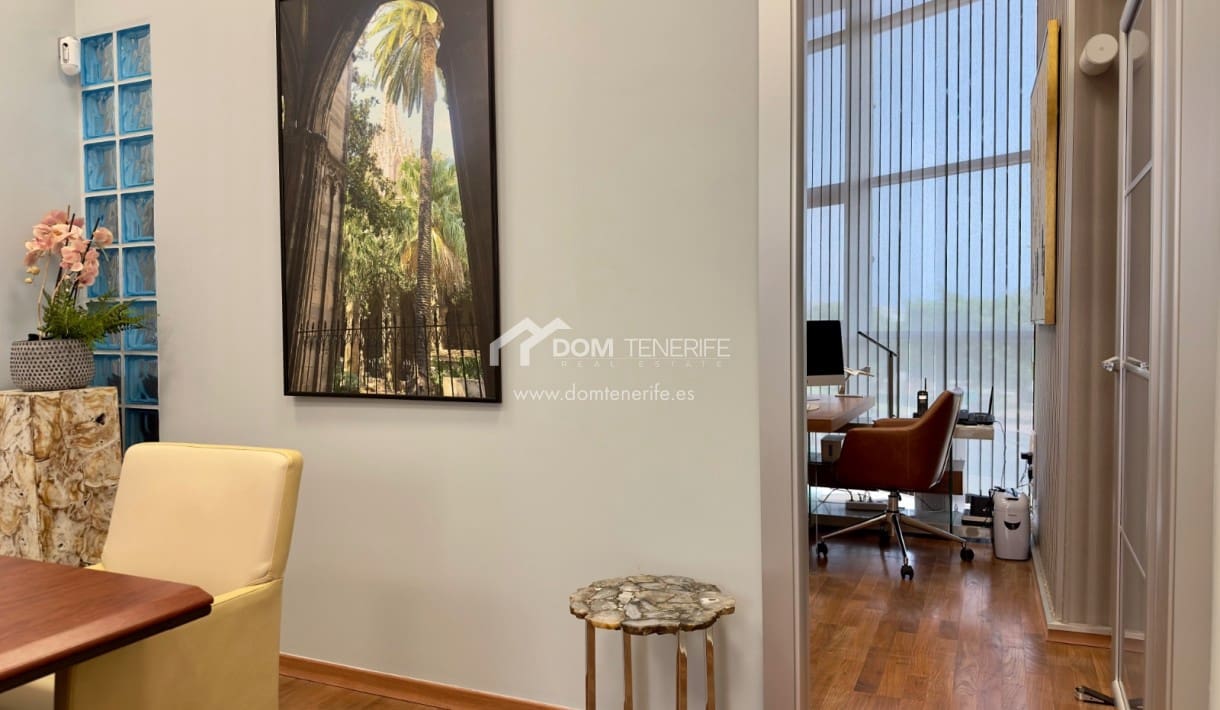 2 soverom Kommersiell til leie i Playa del Duque - € 1 500 (Ref: 8459186)