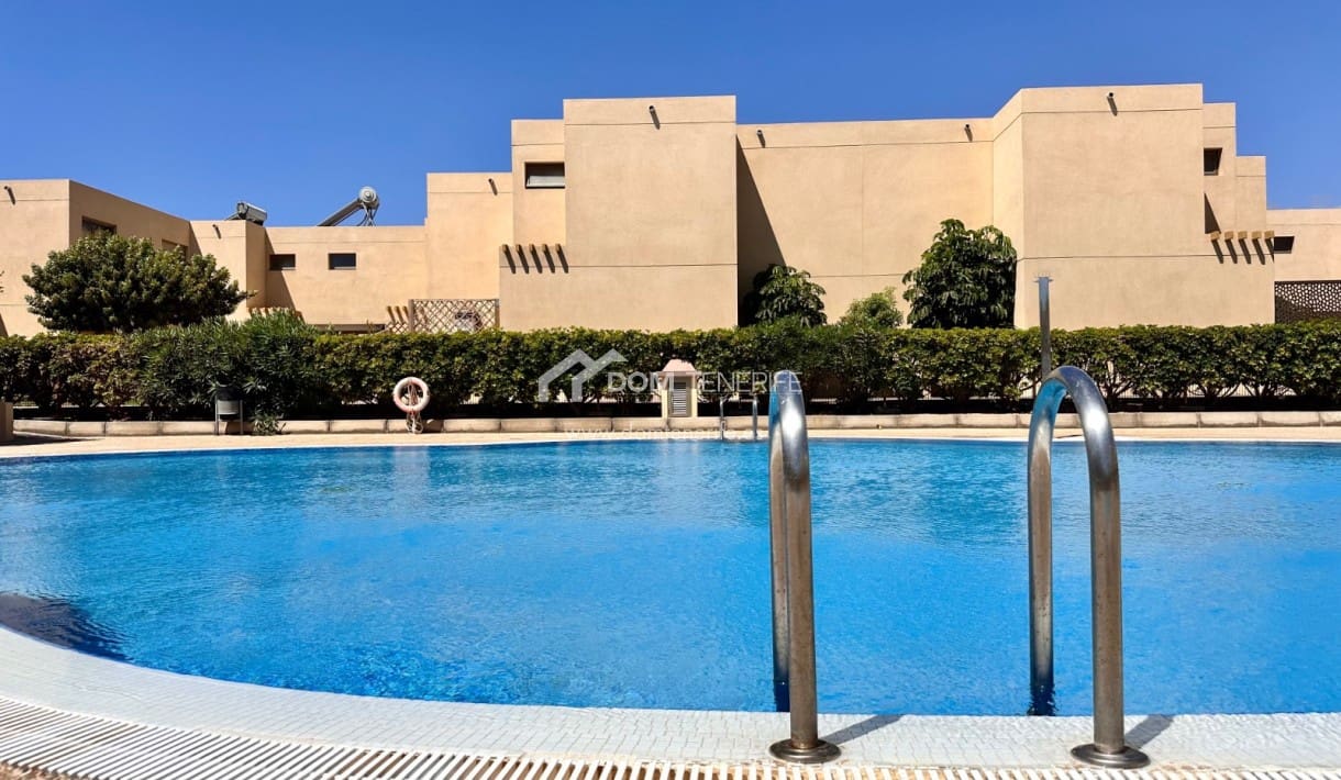 2 quarto Casa em Banda para arrendar em La Tejita com piscina - 1 300 € (Ref: 8560239)