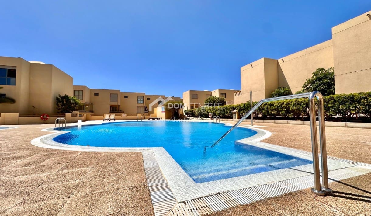 2 quarto Casa em Banda para arrendar em La Tejita com piscina - 1 300 € (Ref: 8560239)