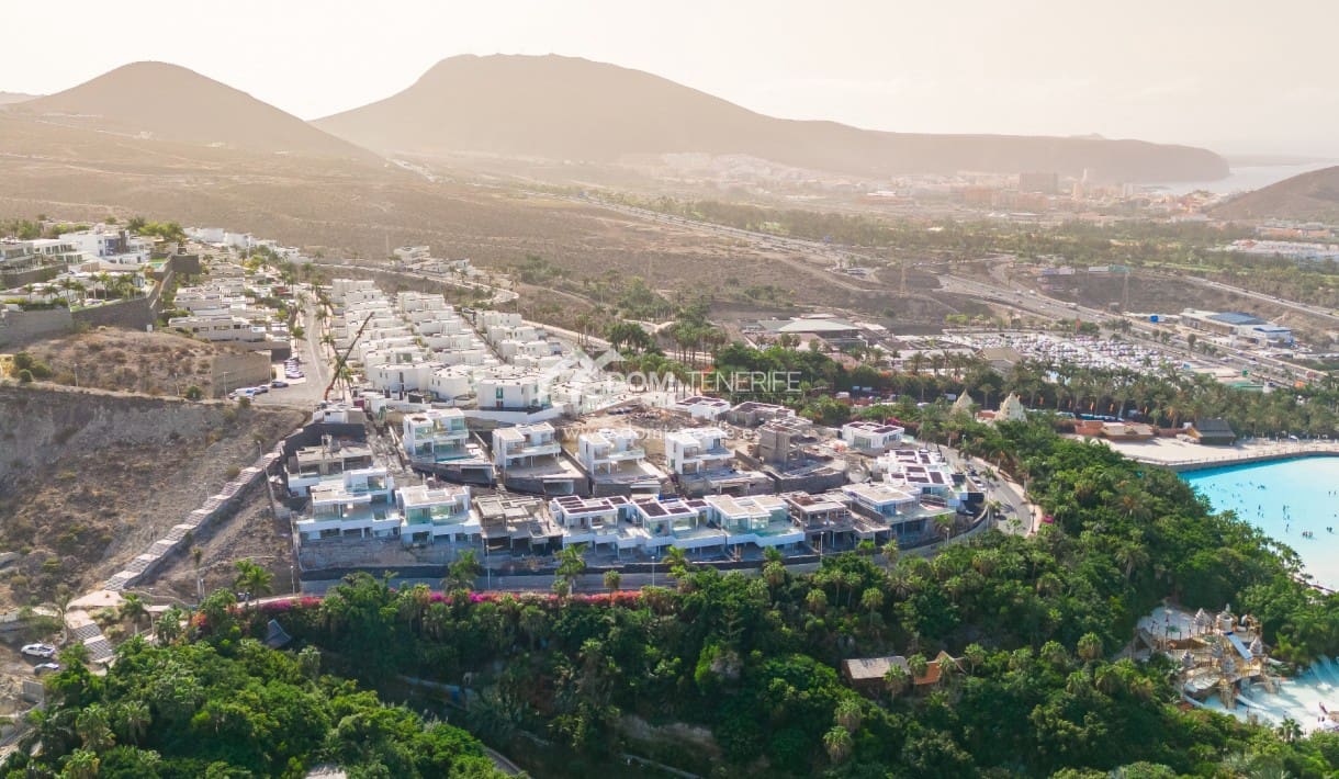 3 chambre Villa/Maison à vendre à Costa Adeje avec piscine garage - 2 700 000 € (Ref: 8623192)