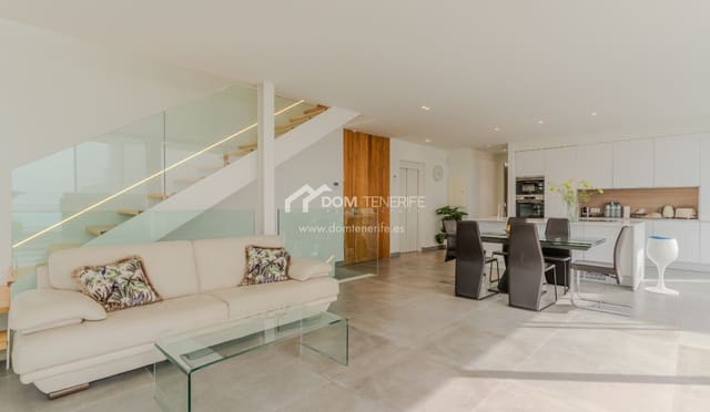 4 bedroom Villa for sale in Callao Salvaje, Adeje with pool garage - € 1,650,000 (Ref: 8647271)