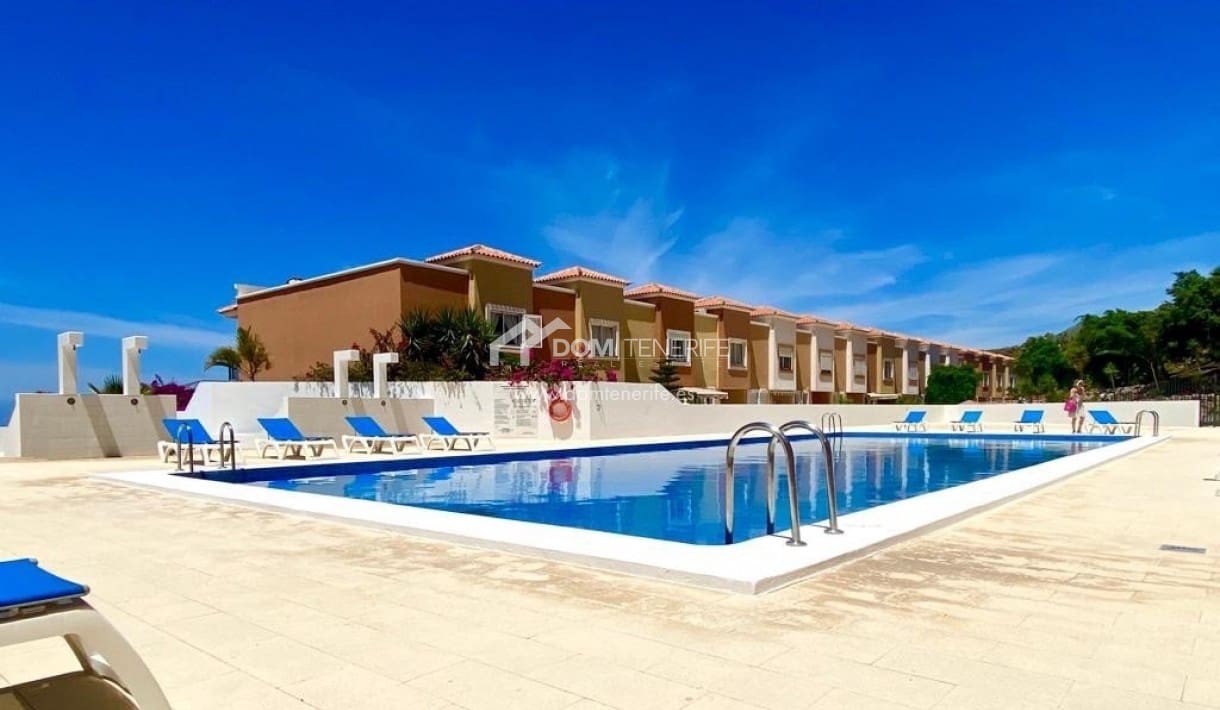 3 bedroom Townhouse for sale in Roque del Conde with pool garage - € 580,000 (Ref: 8653502)