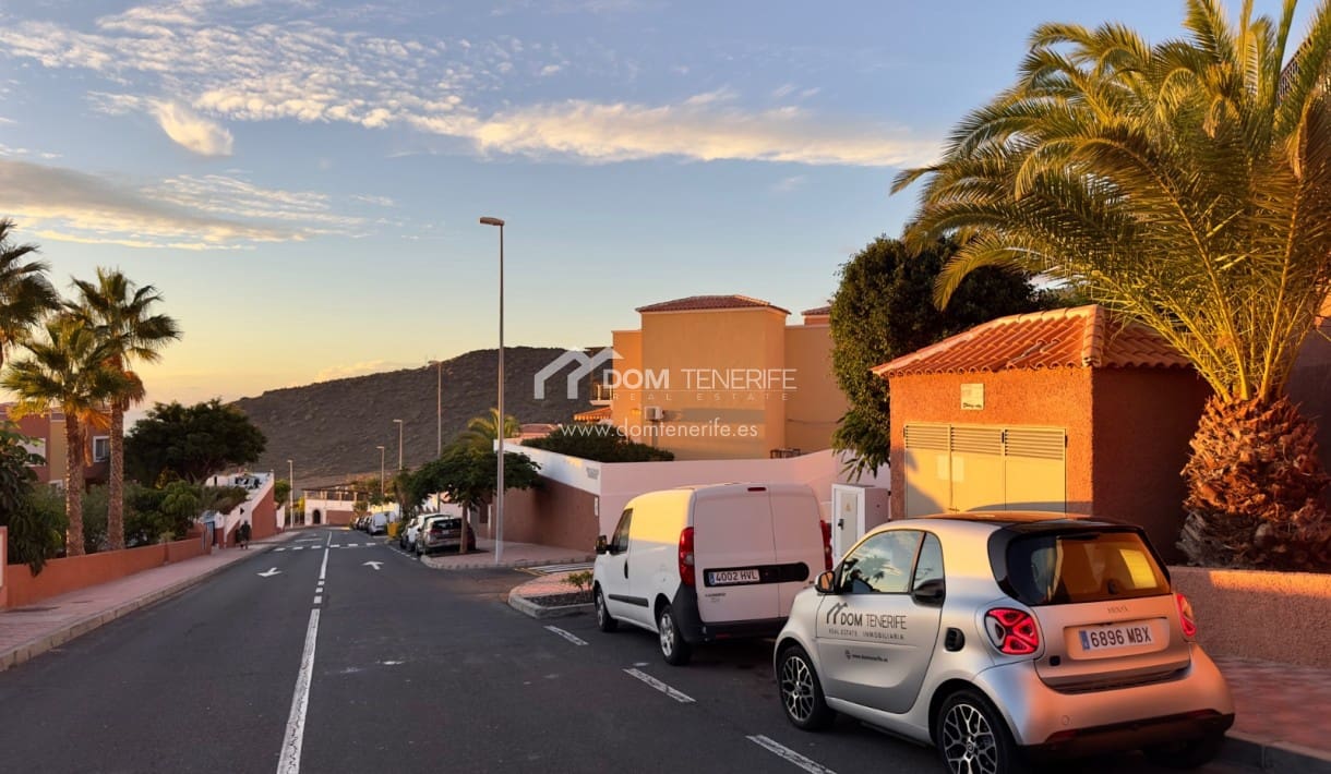 3 bedroom Townhouse for sale in Roque del Conde with pool garage - € 580,000 (Ref: 8653502)