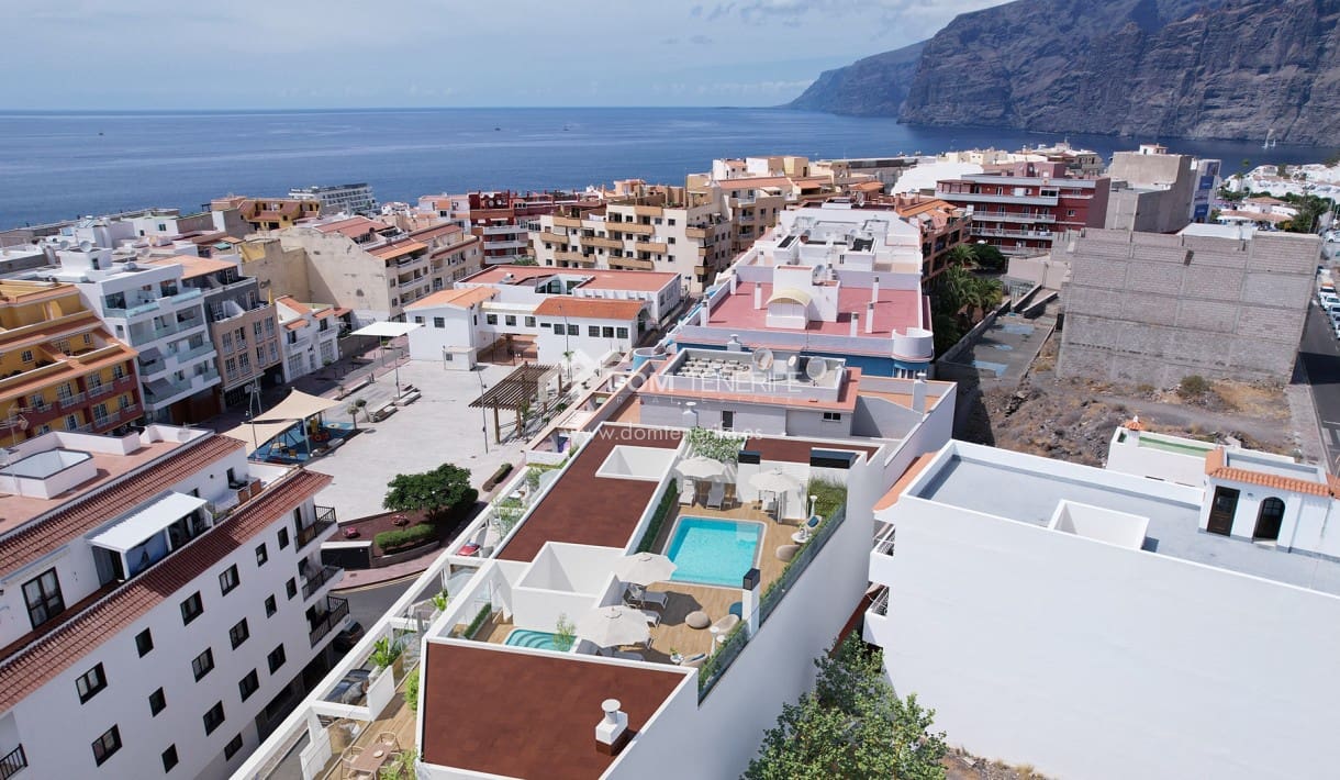 2 soveværelse Lejlighed til salg i Puerto Santiago med swimmingpool - € 315.000 (Ref: 8657755)