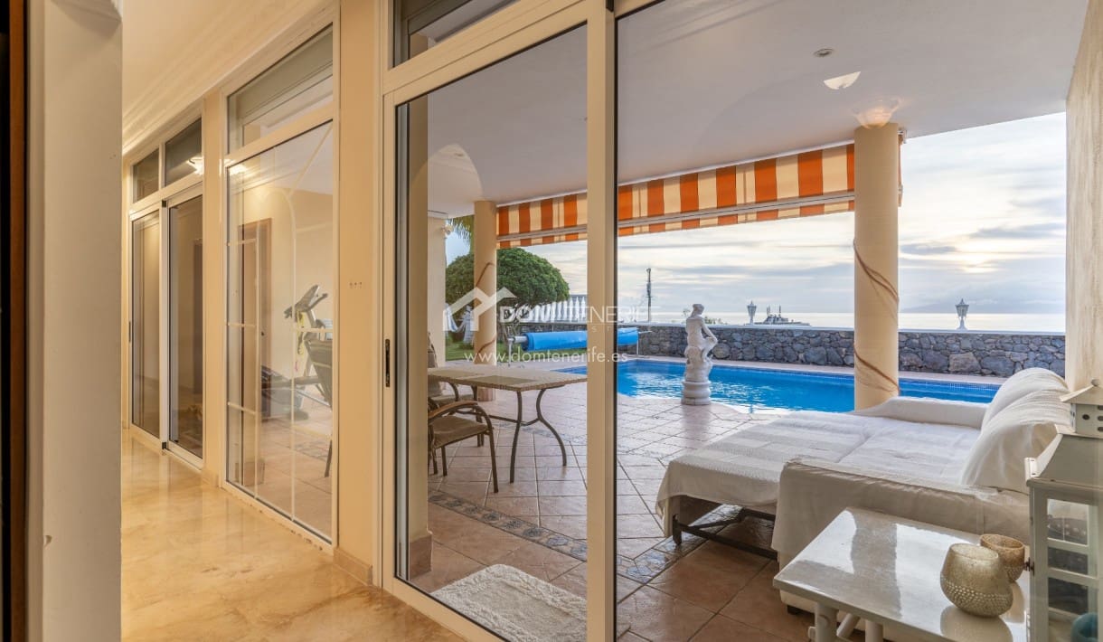 3 makuuhuone Huvila myytävänä paikassa Guia de Isora mukana uima-altaan - 1 080 000 € (Ref: 8678791)