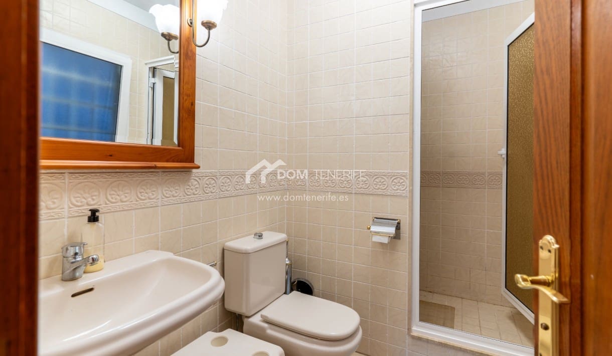 3 makuuhuone Huvila myytävänä paikassa Guia de Isora mukana uima-altaan - 1 080 000 € (Ref: 8678791)