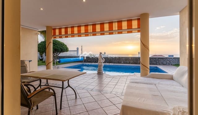 3 Zimmer Villa zu verkaufen in Guía de Isora mit Pool - 1.080.000 € (Ref: 8678791)