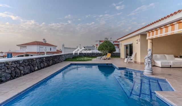 3 Zimmer Villa zu verkaufen in Guía de Isora mit Pool - 1.080.000 € (Ref: 8678791)