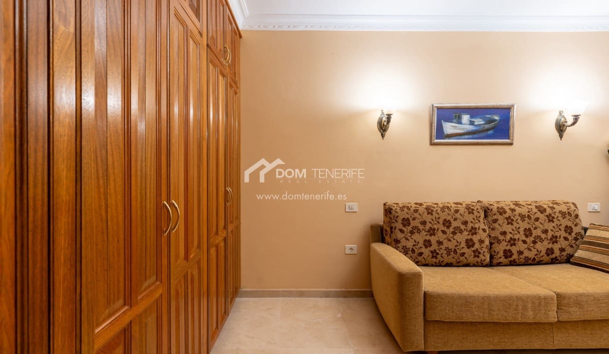 3 makuuhuone Huvila myytävänä paikassa Guia de Isora mukana uima-altaan - 1 080 000 € (Ref: 8678791)