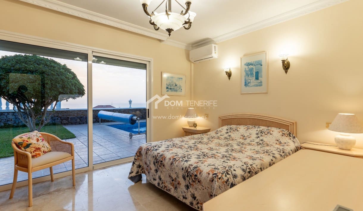 3 makuuhuone Huvila myytävänä paikassa Guia de Isora mukana uima-altaan - 1 080 000 € (Ref: 8678791)