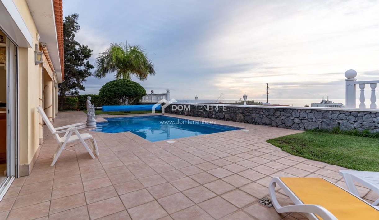 3 makuuhuone Huvila myytävänä paikassa Guia de Isora mukana uima-altaan - 1 080 000 € (Ref: 8678791)