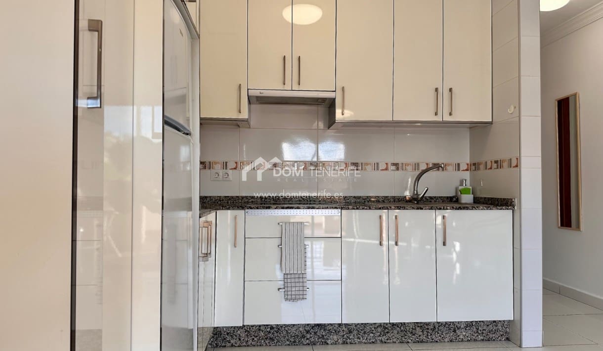 1 soveværelse Lejlighed til salg i Playa de las Americas med swimmingpool - € 385.000 (Ref: 8734760)