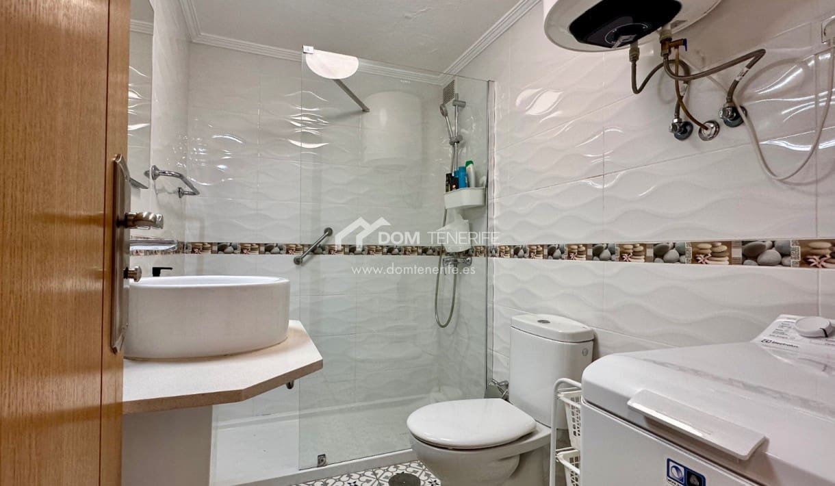 1 soveværelse Lejlighed til salg i Playa de las Americas med swimmingpool - € 385.000 (Ref: 8734760)