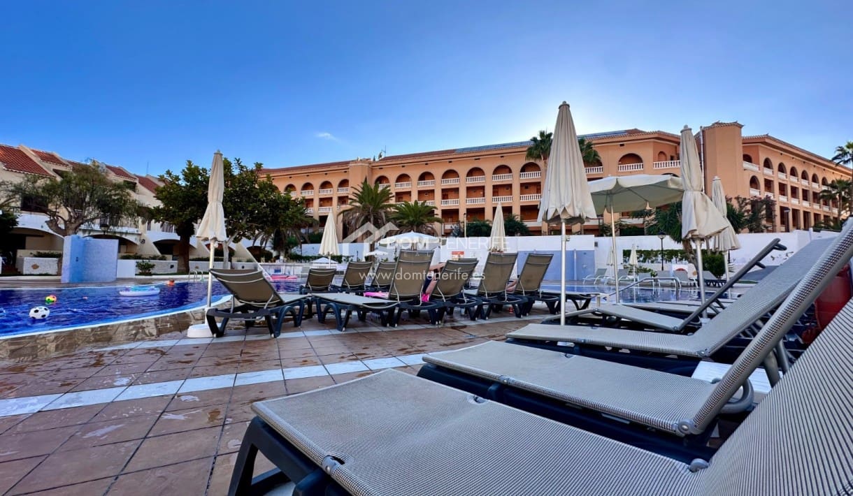 1 soveværelse Lejlighed til salg i Playa de las Americas med swimmingpool - € 385.000 (Ref: 8734760)