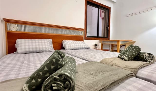 1 makuuhuone Huoneisto myytävänä paikassa Playa de las Americas, Arona mukana uima-altaan - 385 000 € (Ref: 8734760)