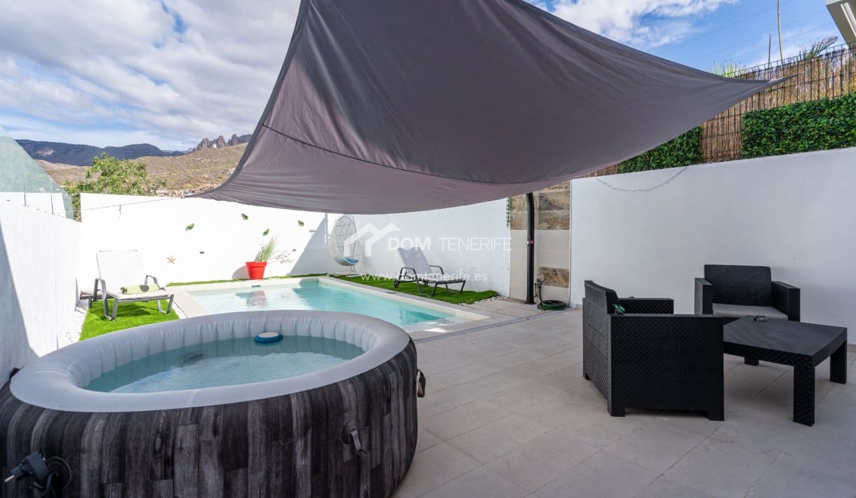 3 soveværelse Byhus til salg i Roque del Conde med swimmingpool garage - € 790.000 (Ref: 8736062)