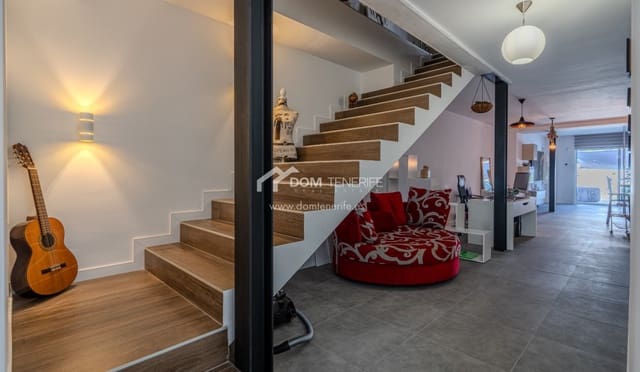 3 soveværelse Byhus til salg i Roque del Conde, Adeje med swimmingpool garage - € 790.000 (Ref: 8736062)