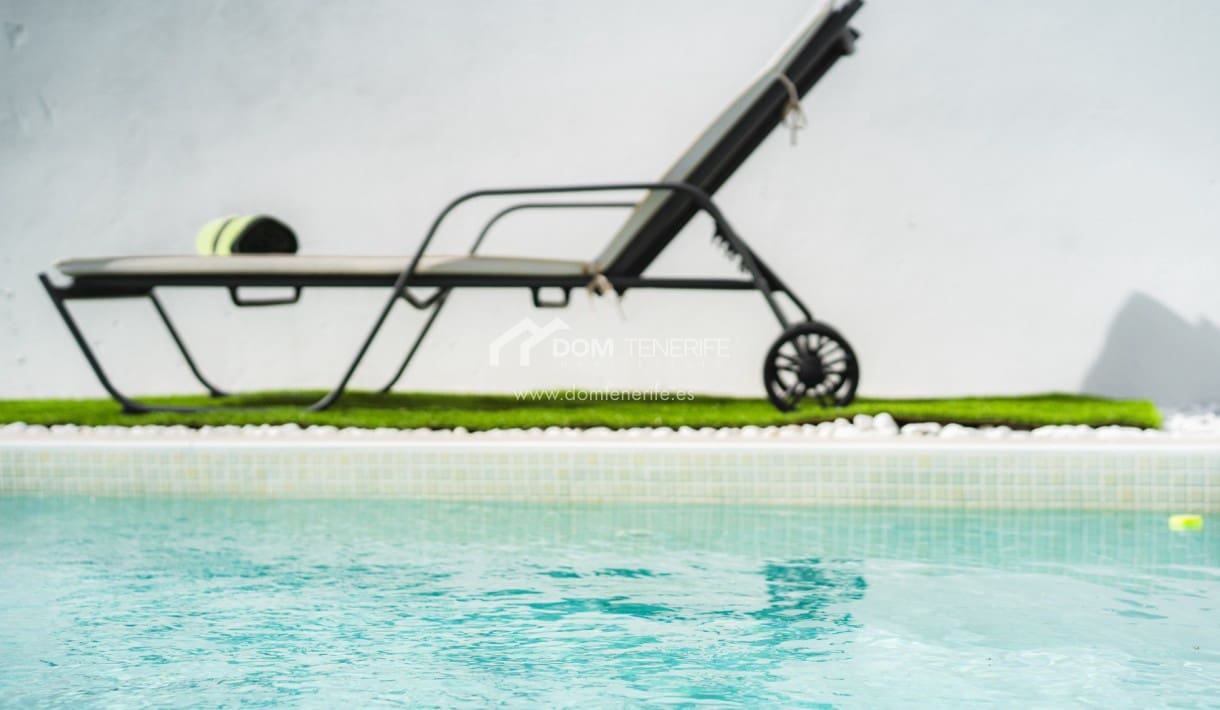 3 soveværelse Byhus til salg i Roque del Conde med swimmingpool garage - € 790.000 (Ref: 8736062)