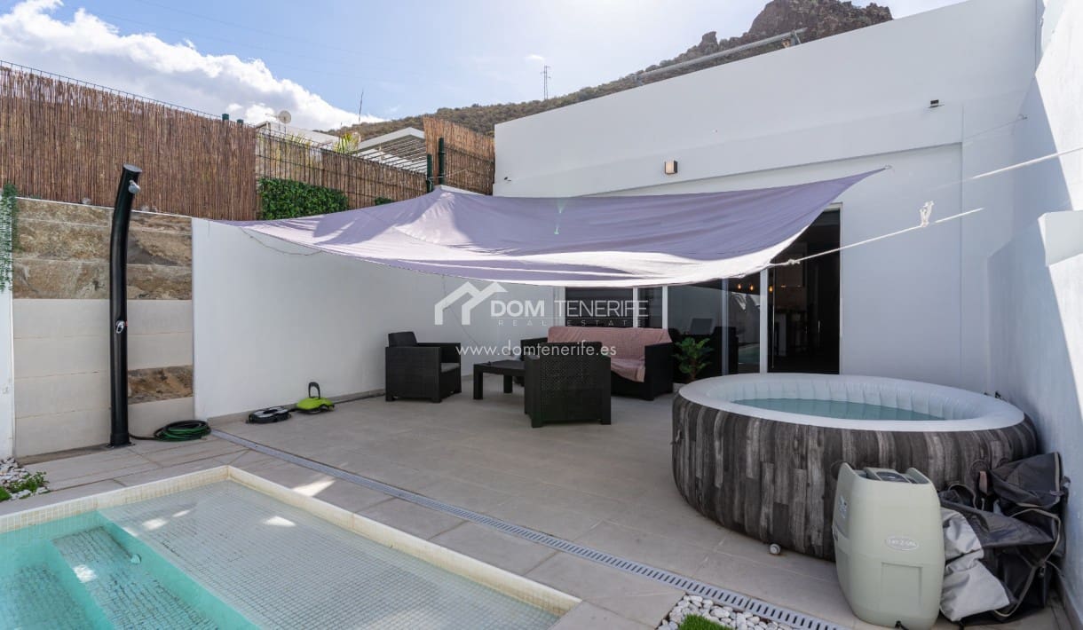 3 soveværelse Byhus til salg i Roque del Conde med swimmingpool garage - € 790.000 (Ref: 8736062)